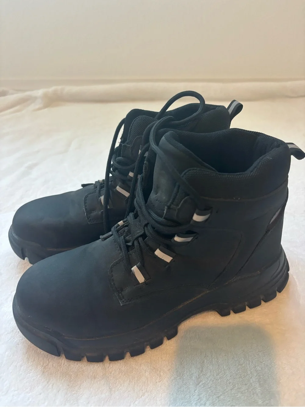 Men's Black Lace-Up Work Boots with Cushioned Support